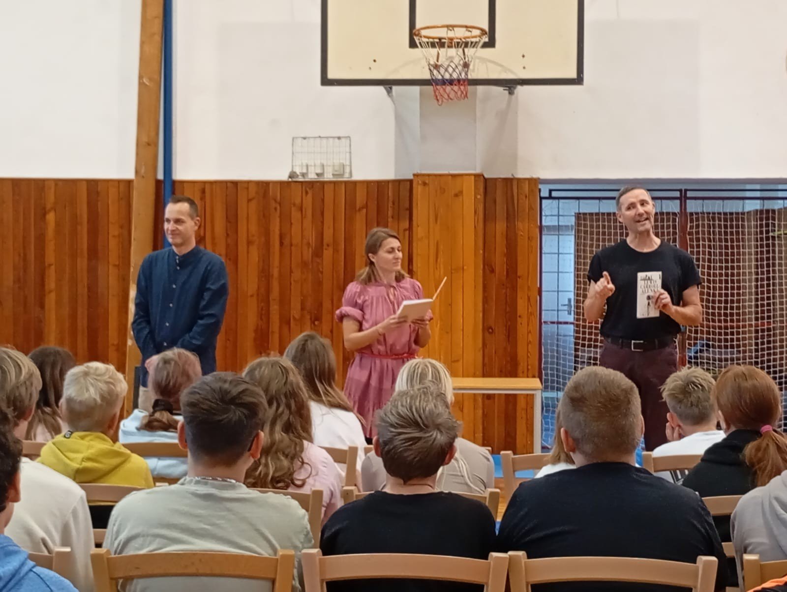Scénické čtení "Alenka v kraji divů"
